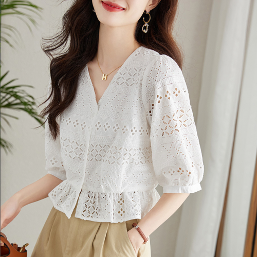 포니크랑 페플럼 펀칭 아일렛 흰색 자수 블라우스 중년여성 엄마 퍼프 흰색 아사면 셔츠